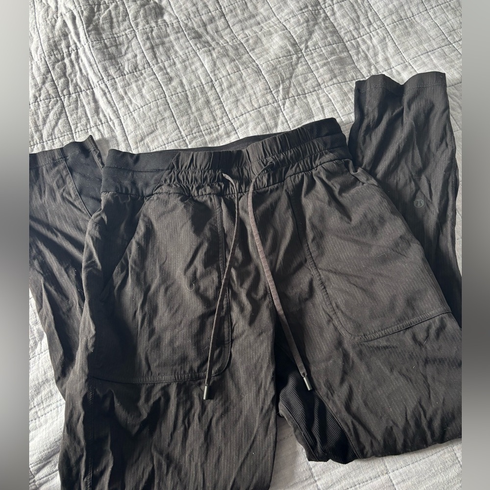 Lulu cropped studio pants